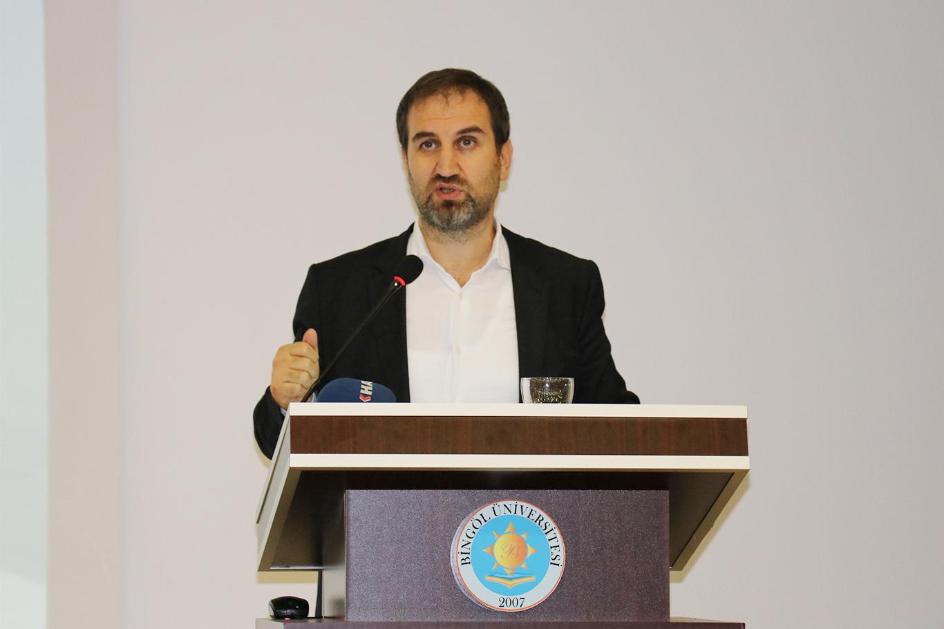 "Bir milletin asıl gücü; tankı, topu, tüfeği değil inançlı ve imanlı gençliğidir" "Bir milletin asıl gücü; tankı, topu, tüfeği değil inançlı ve imanlı gençliğidir"
